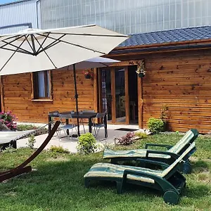  Hébergement de vacances Chez Lavalou 4* Chaleureux En Bois